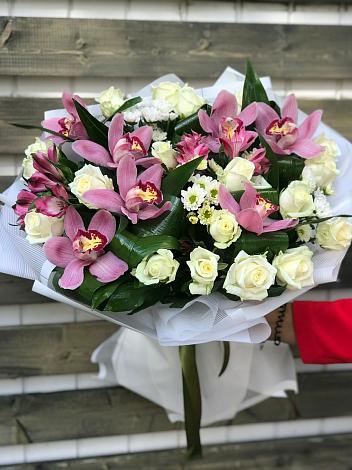 Букет цветов из: Розы и Хризантемы в Ботово