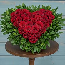 Цветочная композиция из Розы в виде сердца #REPLACE_PRED# Ботово