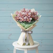 Букет цветов из:  Орхидеи и Розы #REPLACE_PRED# Ботово