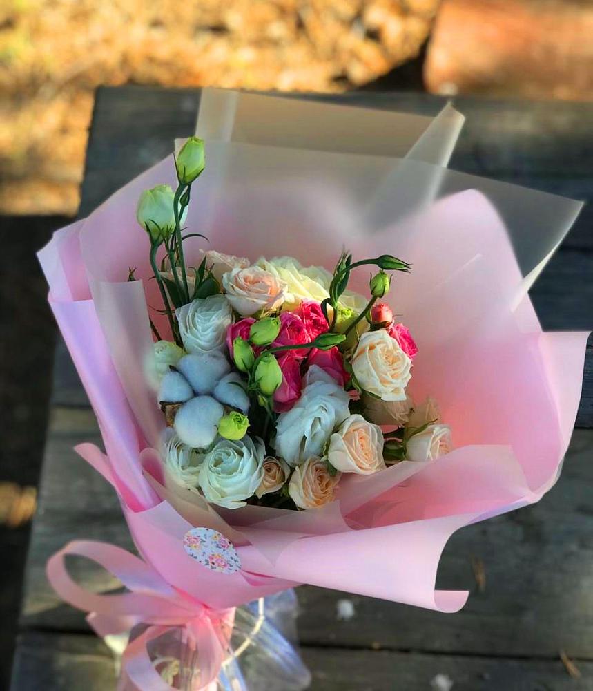 Букет цветов из: Розы и Лизиантусы в Ботово