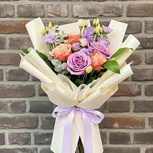 Букет цветов из:  Лизиантусы и Розы в Ботово