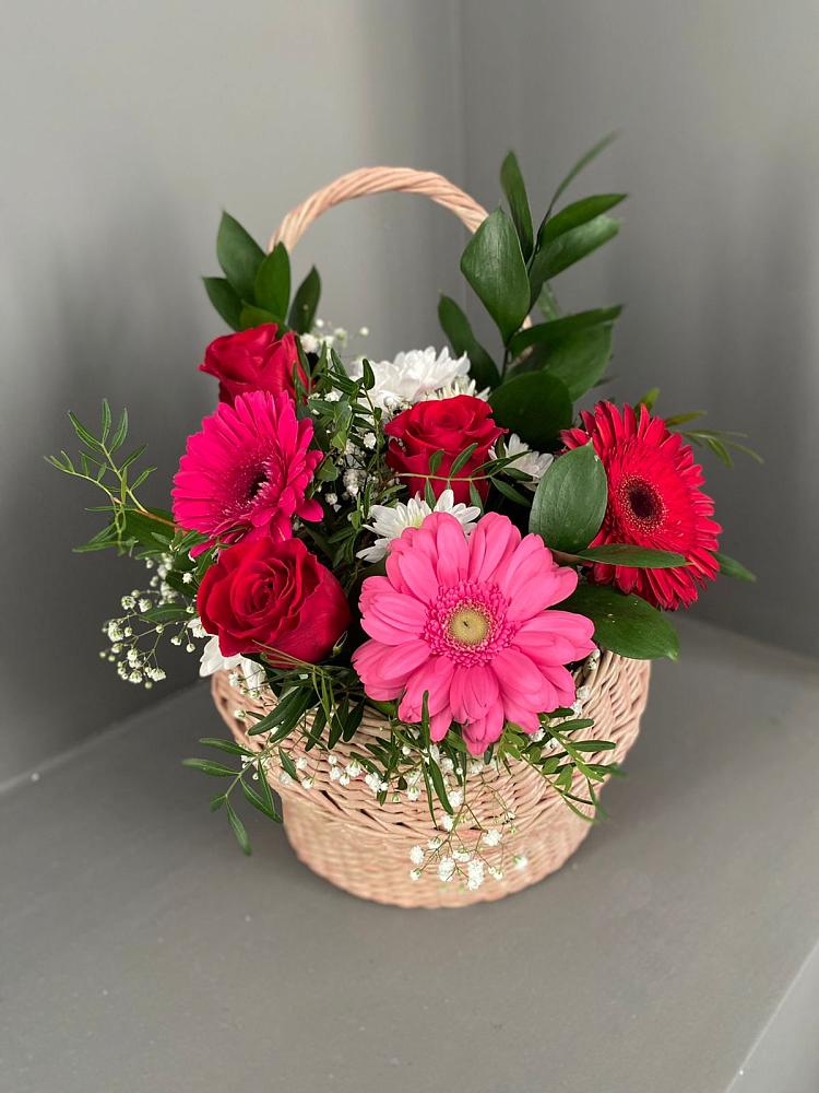 Цветочная композиция из Розы, Хризантемы и Герберы в корзине в Ботово