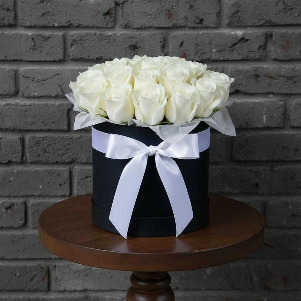 Цветочная композиция из Розы в шляпной коробке в Ботово