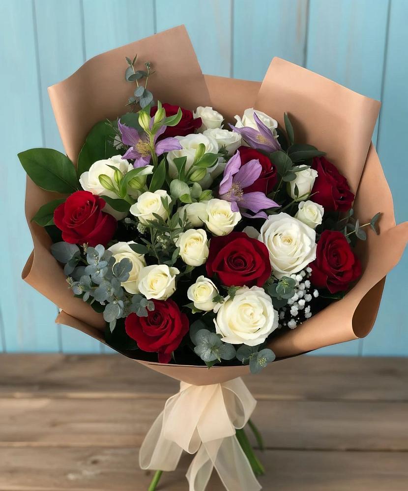 Букет цветов из: Розы и Альстромерии в Ботово