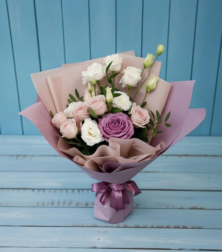 Букет цветов из: Розы и Лизиантусы в Ботово